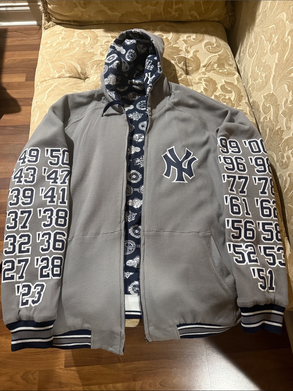Great Father's Day Gift! New York Yankees Grey & Navy Hooded Jacket. Rreversible